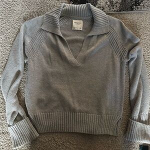 Abercrombie & Fitch Gray V-Neck Sweater